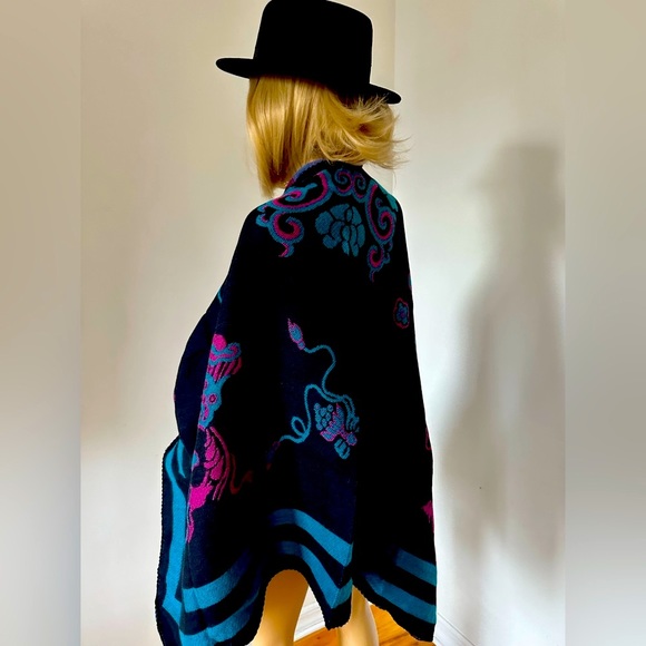 Floral Pattern Shawl , Poncho, purple, pink and black - Picture 13 of 14